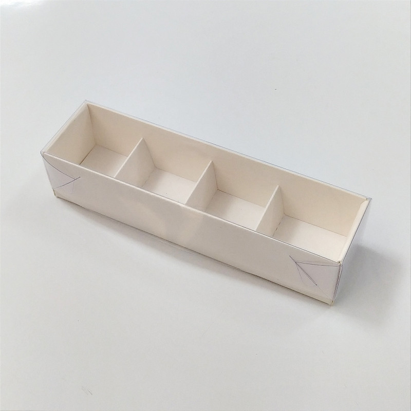 Упаковка для 4 конфет 15,5*4*3,5см с ПЛК белая. Ячейка 3,7*3,7