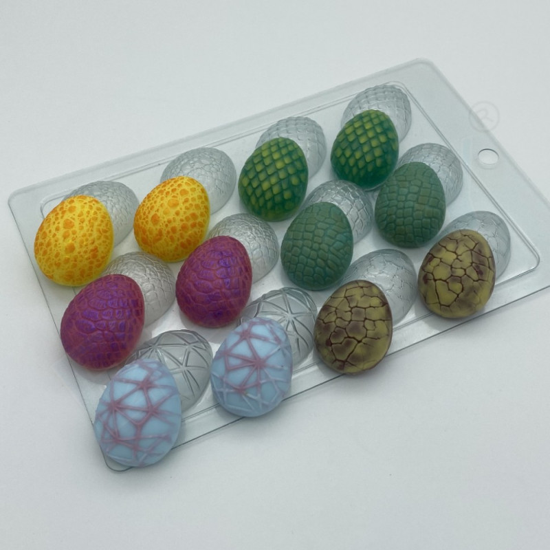 Форма пластиковая Яйца фэнтези 40 мм (12 ячеек)
